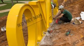 Thi công lắp đặt biển hiệu quảng cáo tòa nhà inox